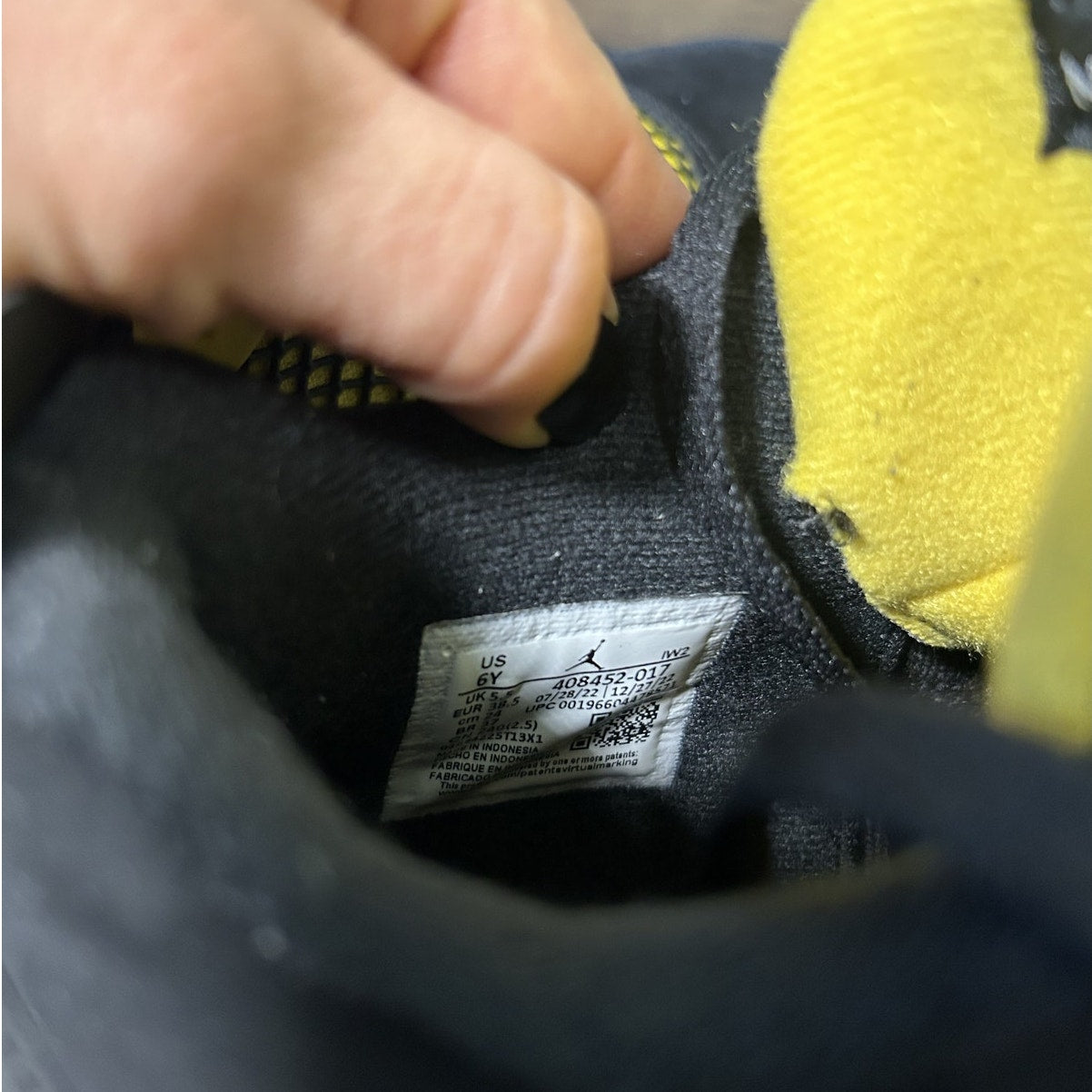 Air Jordan 4 Retro Thunder Black Tour Yellow with Box